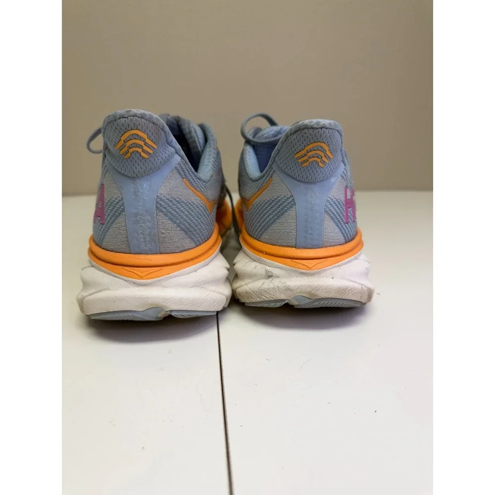 Hoka One One hoka one